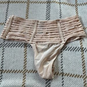 Victoria’s Secret high waist thong NWT size S in cream/peach panty